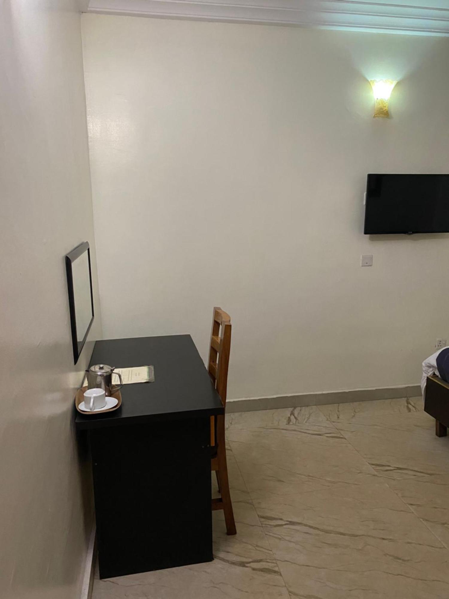 Nue-Crest Hotels & Suites Enugu Bilik gambar